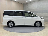 全車1年間の走行距離無制限のロングラン保証付きです。また、さらに安心をお求めの方には1年〜2年の保証延長ができる「ロングラン&alpha;保証」(有償)もお選びいただけます。