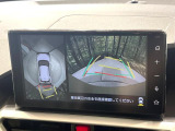 【パノラミックビューモニター】専用のカメラにより、上から見下ろしたような視点で360度クルマの周囲を確認することができます☆死角部分も確認しやすく、狭い場所での切り返しや駐車もスムーズに行えます。