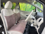 運転席シート廻りは使用感も少なく、良好な状態となっています。前オーナー様が丁寧に使っていたことがよくわかりますね。
