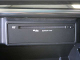 車内でCD DVDのメディアが楽しめます。