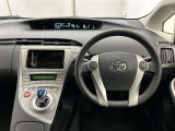 スタイリッシュなインパネ周りです!運転の際、常に目にする部分は、シックにまとめた飽きの来ないデザインが人気です!
