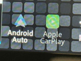 スマホとクルマをつなぐことで、これまでのナビに加えて、いろんなサービスが楽しめます。