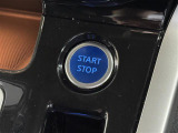 【プッシュスタート】スマートキーを持っているだけ、鍵を差し込むことなく、ボタンを押すだけでエンジン始動や停止を行うことができます。