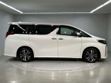 「こんな車屋さんがあるんだ!」、「おもしろい!」と感じていただけましたら、私どもも大変うれしく思います。ご来店のご感想、お待ちしております。