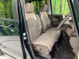 運転席シート廻りは使用感も少なく、良好な状態となっています。丁寧に使われていたことがよくわかりますね。
