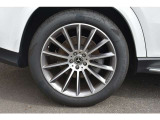 メルセデスの認定中古車「サーティファイドカー」には、100項目にも及ぶ点検・整備項目が設定されています。