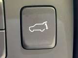 【パワーバックドア】スマートキーや運転席のボタンを押すだけでリアゲートが自動で開閉します!荷物を持っている時や、高い位置にあるバックドアを閉める際に便利な機能です♪