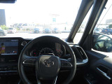 見通しのよいすっきりとした視界で、誰でも運転しやすいです。運転のしやすさは疲れにくさにも繋がりますよ♪