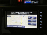 純正ナビを装備。タッチパネル式で使いやすく、お出かけもラクラクです。