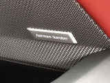 ハーマンカードンのカースピーカーは良質な音を届けると同時に、その先にある車内空間における上質な&ldquo;音楽体験&rdquo;も提供している。