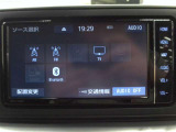 嬉しい装備です♪フルセグTV・DVD再生・Bluetoothオーディオに対応しています!!