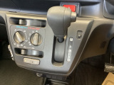 自然に手が届き、操作性の良いインパネシフトです。