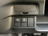 ハンドルの左側にはHondaセンシング用のVSA解除スイッチなどがついています。