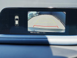 バックカメラを標準装備。駐車場などでの取り回しもスムーズに行っていただけます。