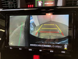 バックギアに入れて頂きますと、この様に後方が映し出されます!最終の確認はご自分の目と耳で必ず行ってください!安全第一で♪