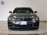 【キドニーグリル】BMWは約90年もの間、ほぼ全ての車両にひと目でBMWだと分かるこの特徴的なフロントグリルが備えられ、デザイン・アイコンとして親しまれてきました。