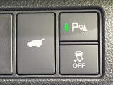 【パワーバックドア】スマートキーや運転席のボタンを押すだけでリアゲートが自動で開閉します!荷物を持っている時や、高い位置にあるバックドアを閉める際に便利な機能です♪