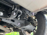お車を安心してお乗りいただく為には、足回りの定期点検が欠かせません。サービスサポート(有償保証)では無料点検もご提供しており、安心のカーライフをお過ごしいただけるサポート体制が整っています。