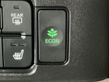 ★ECONスイッチ★ エコドライブを加速しよう!スイッチをONにすると、運転の仕方によるロスを抑え込み燃費をよくするようクルマが頑張ります(*^ー^*)燃費向上にチャレンジ♪