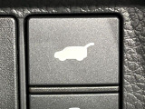 【パワーバックドア】スマートキーや運転席のボタンを押すだけでリアゲートが自動で開閉します!荷物を持っている時や、高い位置にあるバックドアを閉める際に便利な機能です♪