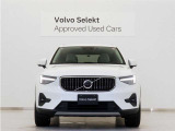 北欧の独創性と都会的な雰囲気を纏う、コンパクト・シティSUV XC40。高い走行安定性とトラクション性能を発揮するAWD機構を採用したB4です。