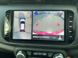 【アラウンドビューモニター】周囲を見渡せる映像で、スムースな駐車をサポートします
