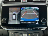 アラウンドビューモニターは車庫入れが苦手な方にオススメの機能です。上からの映像が分りやすいです。