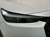 LEDヘッドライトは、点灯の瞬間から最大光量を発揮し、突然暗くなるトンネルなどでの安定感を高めます。