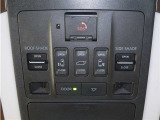 ヘルプネットスイッチ(別途利用契約必要)/ムーンルーフシェード/電動リヤサイドシェード/パワーバックドア/両側パワースライドドア