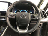 ハンドルは車を運転する上で、ずっと握っている重要なパーツです。手にフィットする物がいいですよね♪