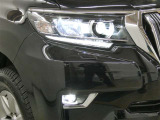 LEDヘッドライトです。デザイン性がよくとても明るいので、夜間の走行や悪天候でも安心です。しかも長寿命!