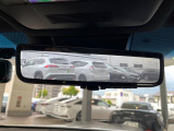 【デジタルインナーミラー】後席の大きな荷物や同乗者で後方が確認しづらい時でも安心!カメラが撮影した車両後方の映像をルームミラー内に表示。クリアな視界で状況の確認が可能です!