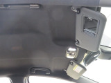 運転席サンバイザーには、バニティーミラー付いてます。