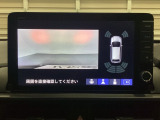 バックでの車庫入れも安心です!リアカメラが付いているバックモニター付のナビディスプレイを装備しております。バンパーについているソナーや、操作線もついており距離感も画面から確認できます。