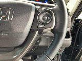 クルーズコントロールを装備しています。高速道路などで一定の速度で走ってくれるので運転が楽ですよ!速度を設定できますので、スピードの出しすぎにも注意できます。