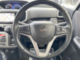【純正革巻きステアリング】上質な革を使用することで、手にしっかり馴染みとても運転しやすいハンドルです♪