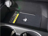 ◆ワイヤレス充電器◆ワイヤレス充電対応のスマートフォンを置くだけで充電が可能でとても便利な機能です。
