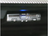 高速道路走行には欠かせないETC車載器が付いています。