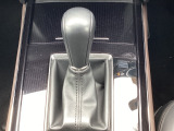 アクセルペダルを踏み込む量や速さに応じて変速パターンをし、人馬一体の運転感覚を発揮してくれる6速オートマ!