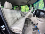 運転席シート廻りは使用感も少なく、良好な状態となっています。丁寧に使われていたことがよくわかりますね。