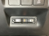 ハンドルの右下にETCがついています。高速道路の料金所の通過も楽々です!。カードの取り出しもしやすい場所についています。