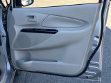運転席ドア内張りです。