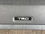 【TRDエアロ】人気のTRDエアロを装備!クルマの外観がよりスタイリッシュになり、街中で存在感あふれる1台に♪将来買い替える時にもリセールに影響しやすく、価値ある人気の装備です!