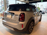 かわいいテールのデザインはほかの車にはない魅力があります。ひと目で&ldquo;MINI&rdquo;とわかるデザインはアナタを虜にしてしまうかもしれません
