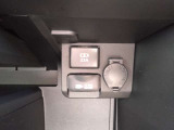 充電用USB端子と100V電源が付いております。