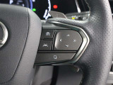 レーダークルーズコントロール(全車速追従機能付)が装備されています。高速道路で定速走行だけでなく、0km/hから約100km/hの広い範囲で先行車との車間距離を適切に保ちながら追従走行ができます。