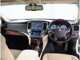 オシャレなインテリアで運転する気分も盛り上がりますよね^^