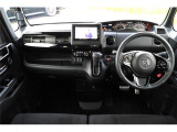 前席全体 目線も高く広い視界で安心して運転することができますね!