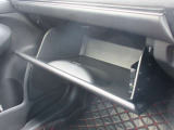 収納スペースもたくさんあるので車内の整理整頓もバッチリです!!
