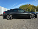 BMWを熟知したメカニックによる100項目の点検・整備を行います。不具合箇所、交換時期に達している部品に関しましては、全て当社負担で交換してからのご納車となります。